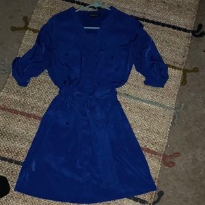 Blue trench dress with tie and cuffed sleeves